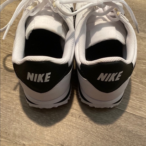 Nike Cortez Kids White Sneakers 904764-102  Sz 5Y - Picture 3 of 10